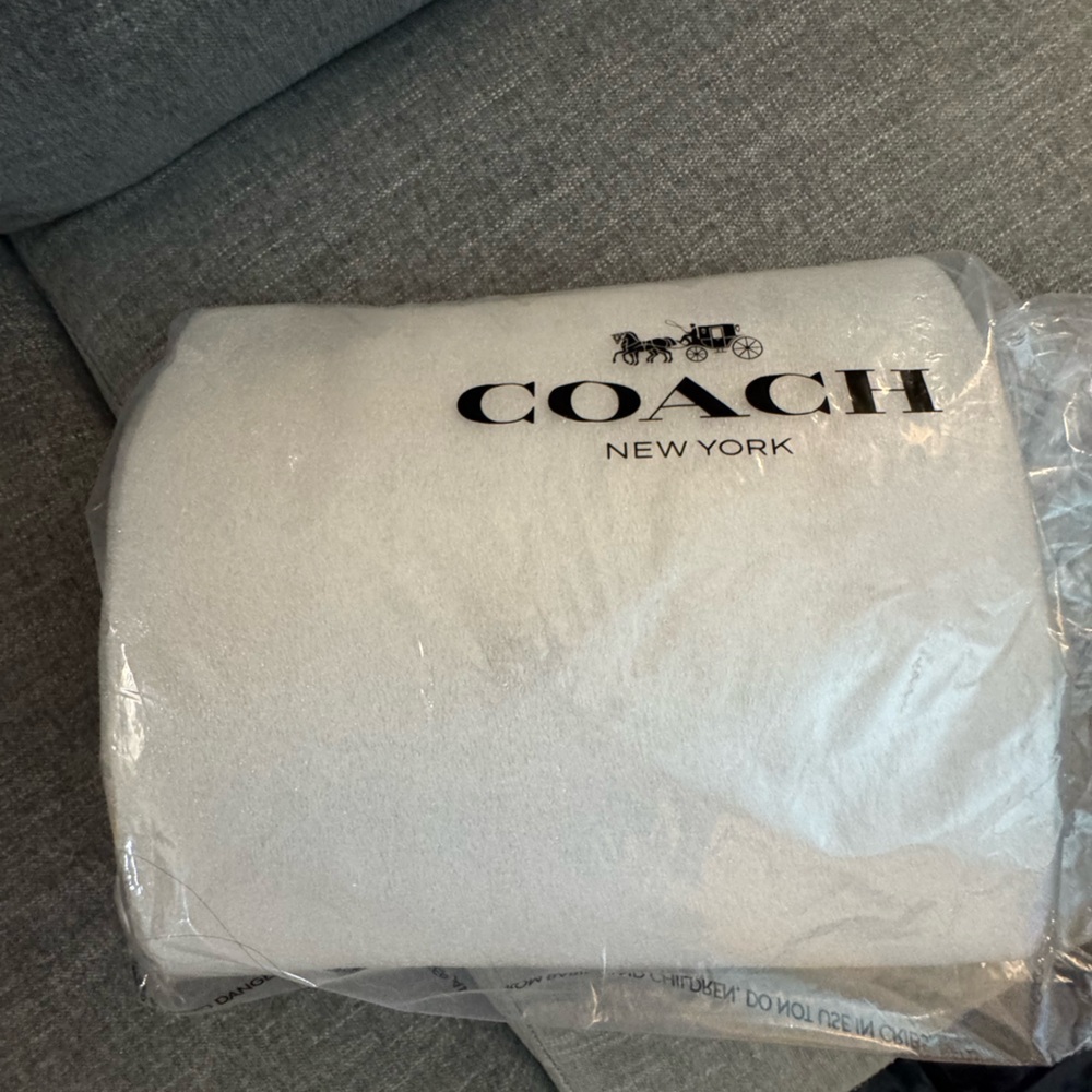 Coach Chalk Quilted Madison Shoulder Bag - Picture 8 of 14